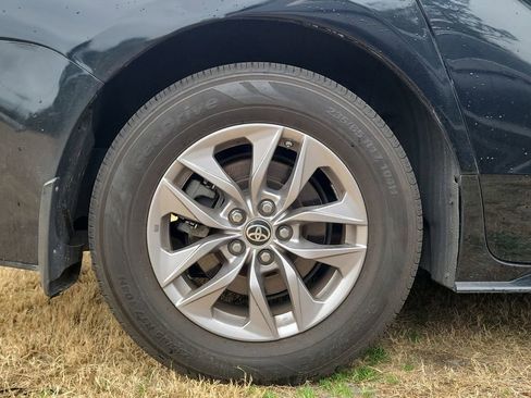 Used 2021 Toyota Sienna XLE w/ XLE Plus Package image 13