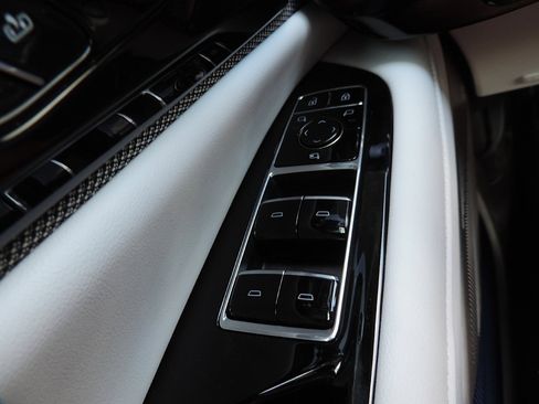 New 2026 Cadillac Optiq Luxury 2 image 21