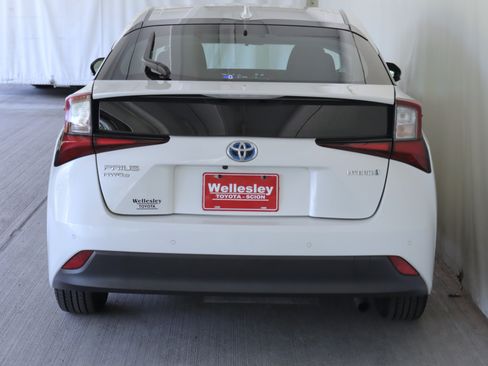 Used 2019 Toyota Prius LE AWD/4WD image 24