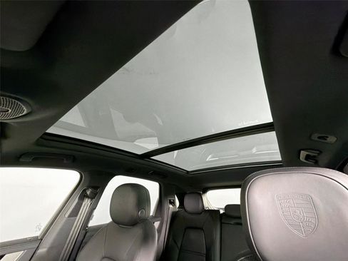 Certified 2026 Porsche Cayenne AWD/4WD image 34