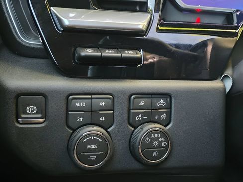 Used 2026 Chevrolet Silverado 1500 High Country w/ LPO, Utility Wall Package AWD/4WD image 26