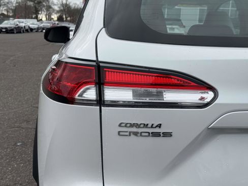 Used 2024 Toyota Corolla Cross L image 10