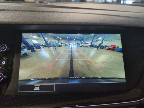 Used 2023 Buick Envision Essence image 12