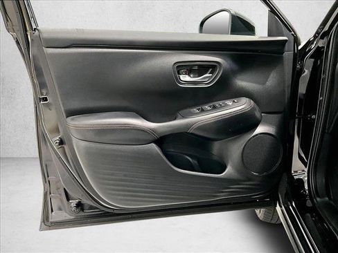 Used 2025 Honda HR-V Sport image 18