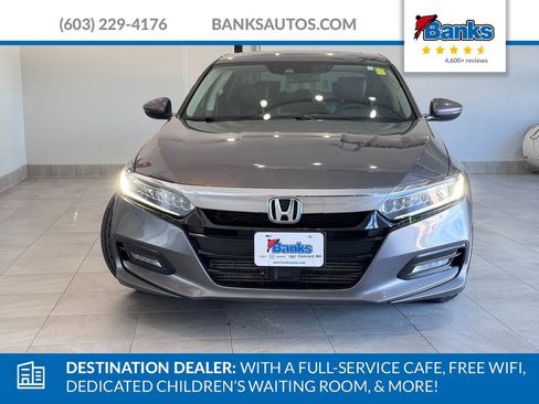 Used 2018 Honda Accord Touring image 3