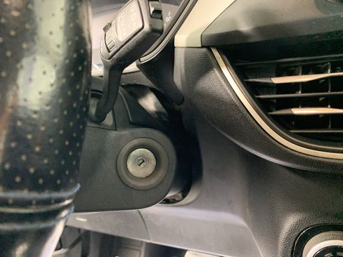 Used 2022 Ford Escape S FWD image 18