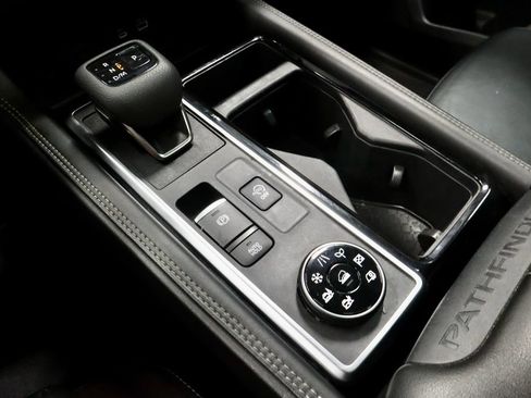 Certified 2024 Nissan Pathfinder Platinum AWD/4WD image 28