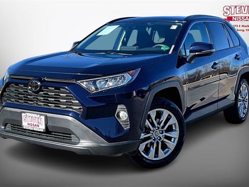 Used 2020 Toyota RAV4 XLE image 3