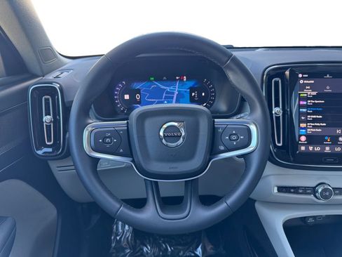 Certified 2023 Volvo XC40 B5 Plus w/ Protection Package Premier AWD/4WD image 14