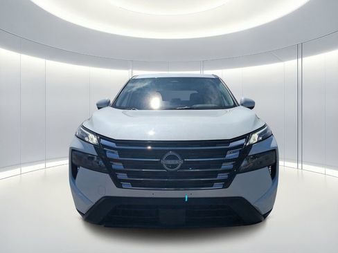 Used 2025 Nissan Rogue SV image 9