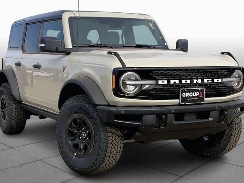 New 2025 Ford Bronco Badlands AWD/4WD image 2