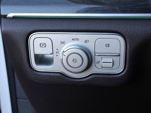 Used 2020 Mercedes-Benz GLS 450 4MATIC image 16