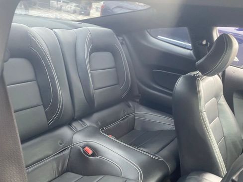 Used 2017 Ford Mustang Coupe image 12