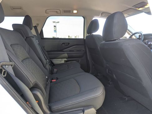 Used 2023 Nissan Pathfinder SV AWD/4WD image 34