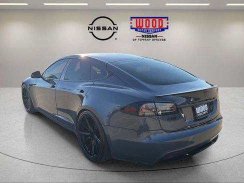 Used 2022 Tesla Model S Plaid image 4