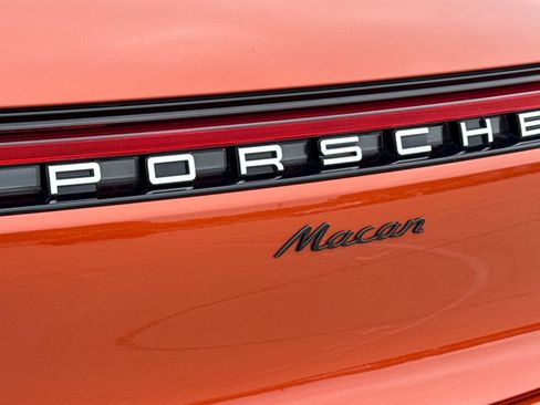 Used 2024 Porsche Macan AWD/4WD image 20