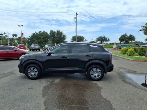 Used 2026 Nissan Kicks S FWD image 2