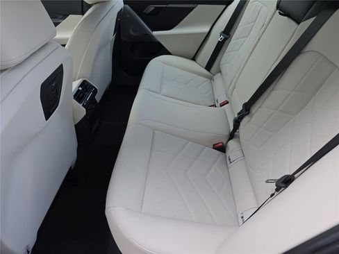 Used 2025 BMW i5 M60 w/ Premium Package AWD/4WD image 17