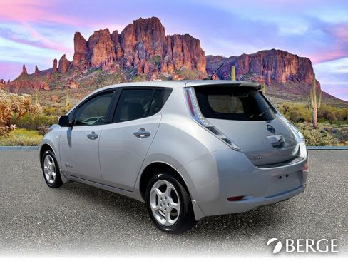 Used 2012 Nissan Leaf SL FWD image 4