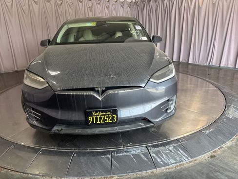 Used 2017 Tesla Model X 75D AWD/4WD image 2