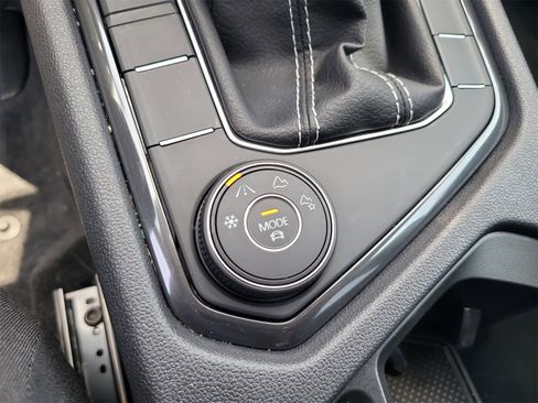 Used 2024 Volkswagen Tiguan S image 26