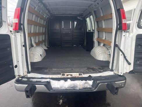 Used 2018 Chevrolet Express 2500 w/ Driver Convenience Package image 13