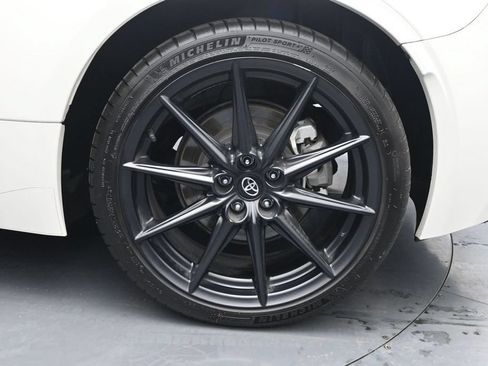 Used 2024 Toyota GR86 Premium RWD image 19