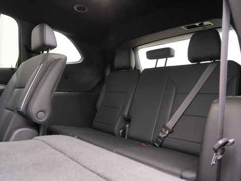 Used 2025 Buick Enclave Preferred AWD/4WD image 26
