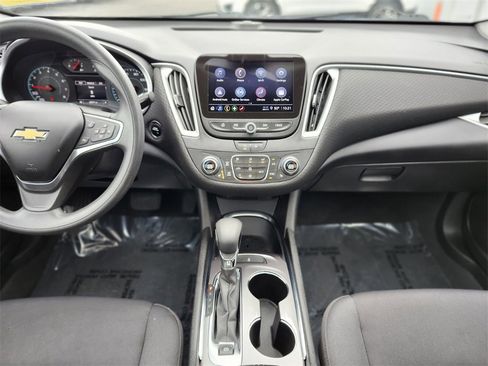 Used 2022 Chevrolet Malibu LT image 12