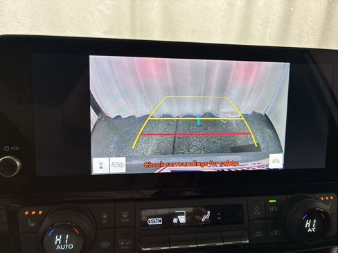 Used 2024 Toyota Grand Highlander XLE image 9