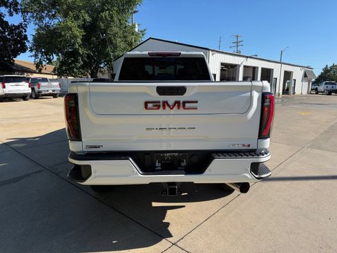 New 2026 GMC Sierra 2500 AT4 w/ AT4 Premium Plus Package AWD/4WD image 30