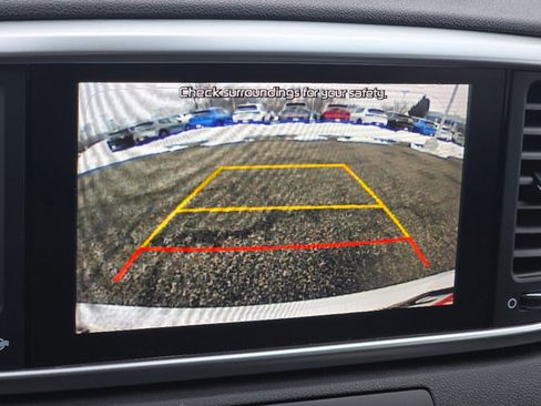 Used 2020 Kia Sportage S image 32