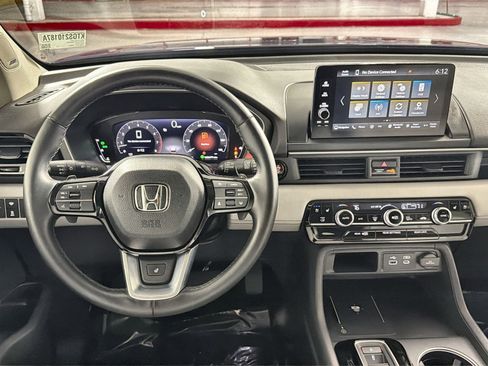 Used 2023 Honda Pilot Elite image 16