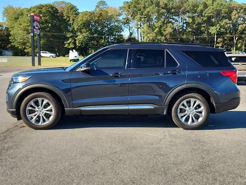 Used 2023 Ford Explorer XLT w/ Equipment Group 202A image 5