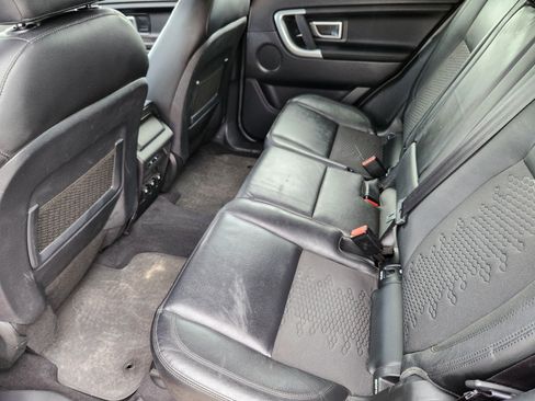Used 2018 Land Rover Discovery Sport SE AWD/4WD image 18