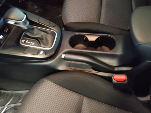Used 2025 Kia Soul LX FWD image 26