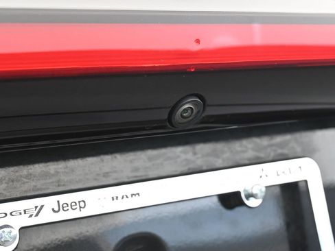 Used 2023 Chrysler Pacifica Limited w/ S Appearance Package image 36