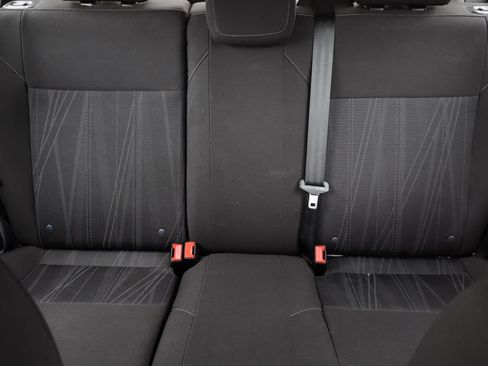 Used 2018 Ford Focus SE FWD image 29