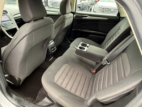 Used 2020 Ford Fusion SE FWD image 14