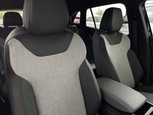 New 2025 Volkswagen ID.4 Pro image 22