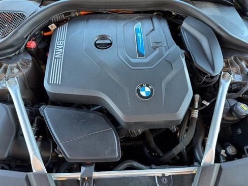 Used 2022 BMW 530e xDrive 530e xDrive w/ Premium Package image 4