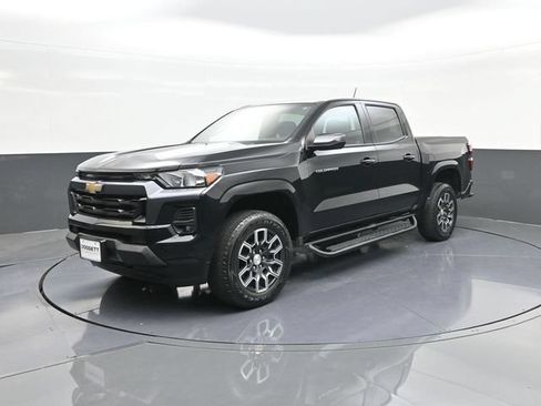 Used 2023 Chevrolet Colorado LT w/ LT Convenience Package II RWD image 28