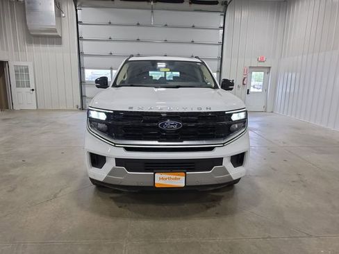 Used 2025 Ford Expedition Max Platinum AWD/4WD image 3