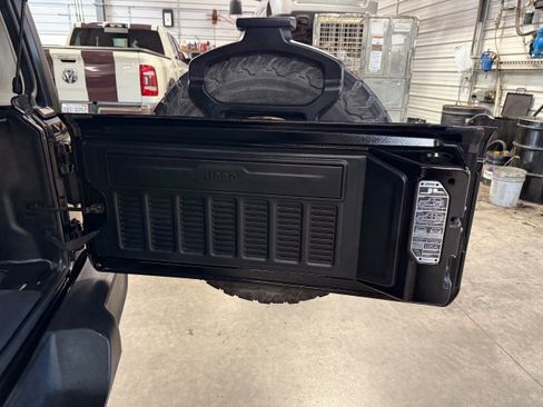 Used 2022 Jeep Wrangler Unlimited Sport w/ Cold Weather Group AWD/4WD image 28