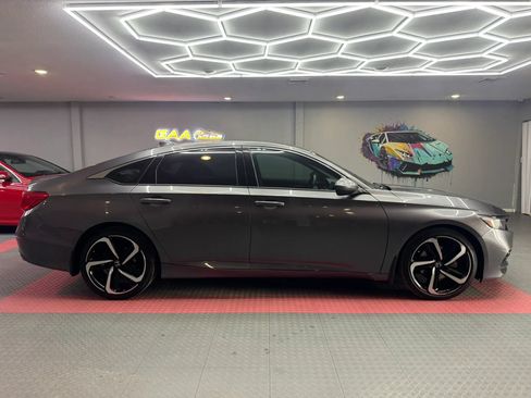 Used 2018 Honda Accord Sport image 8