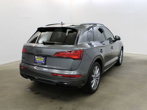 Certified 2024 Audi Q5 e Prestige image 4
