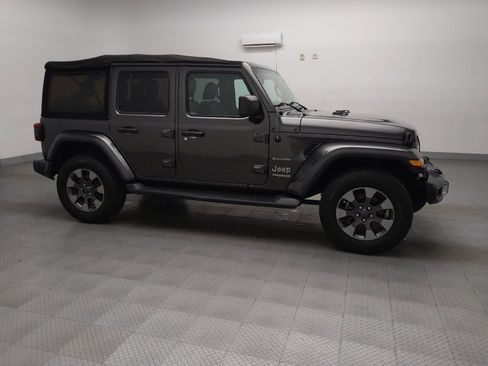 Used 2018 Jeep Wrangler Unlimited Sahara image 11