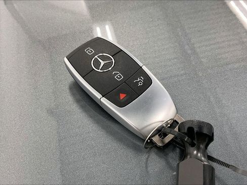 Used 2026 Mercedes-Benz GLS 450 4MATIC image 13