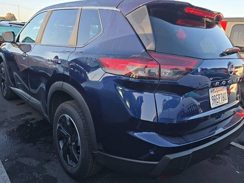 Used 2025 Nissan Rogue SV AWD/4WD image 10