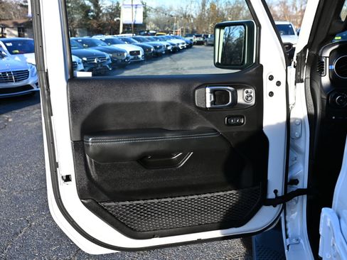 Used 2024 Jeep Wrangler High Altitude image 11